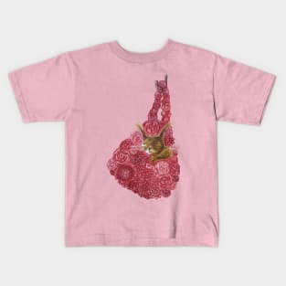 The squirrel in roses Kids T-Shirt
